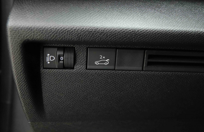 CITROEN_CITROEN_C4 X_2653790_21.jpg CITROEN_CITROEN_C4 X_2653790_21.jpg