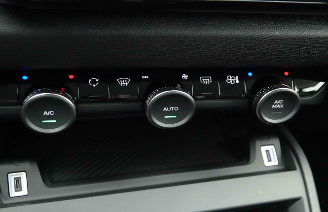 CITROEN_CITROEN_C4 X_2654286_14.jpg CITROEN_CITROEN_C4 X_2654286_14.jpg