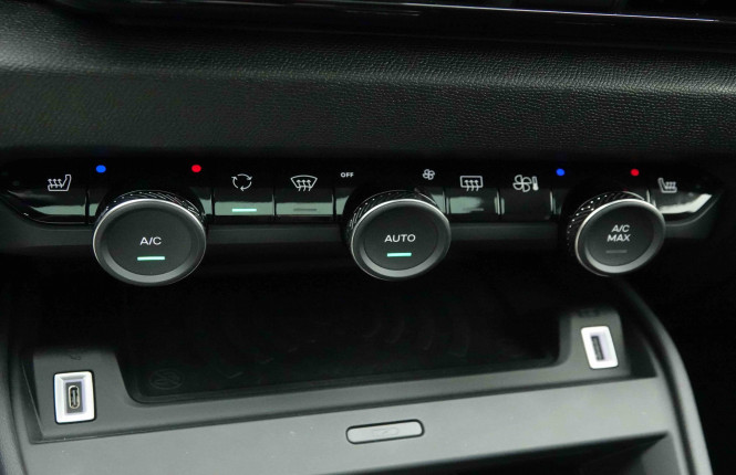 CITROEN_CITROEN_C4 X_2654375_15.jpg