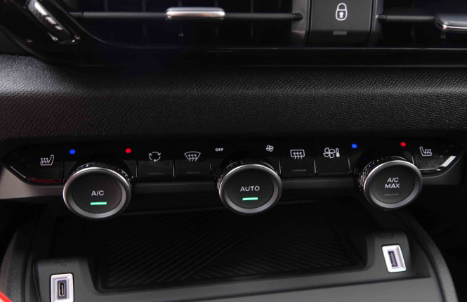 CITROEN_CITROEN_C4_2548668_13.jpg