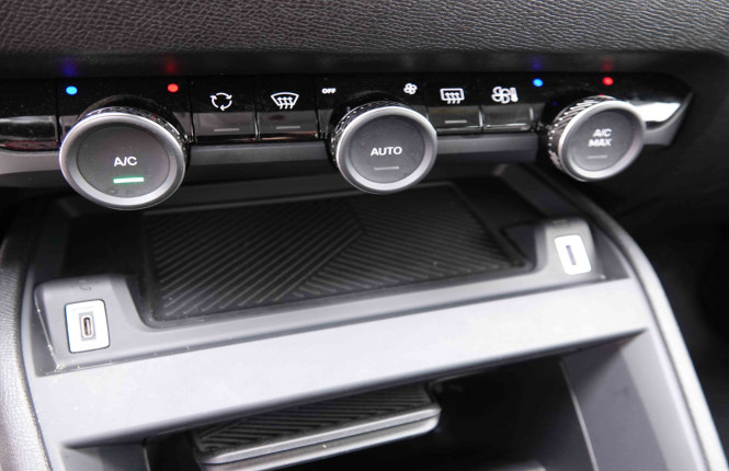 CITROEN_CITROEN_C4_2549340_12.jpg