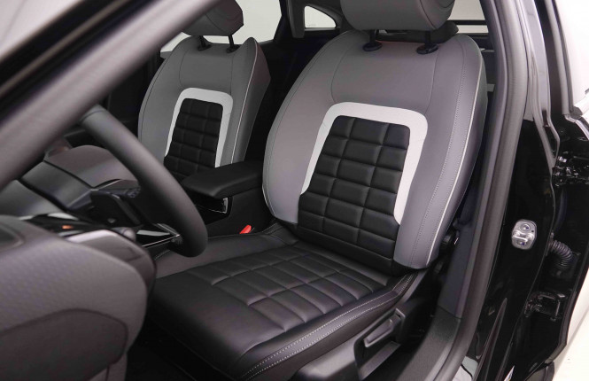 CITROEN_CITROEN_C4_2549642_6.jpg CITROEN_CITROEN_C4_2549642_6.jpg