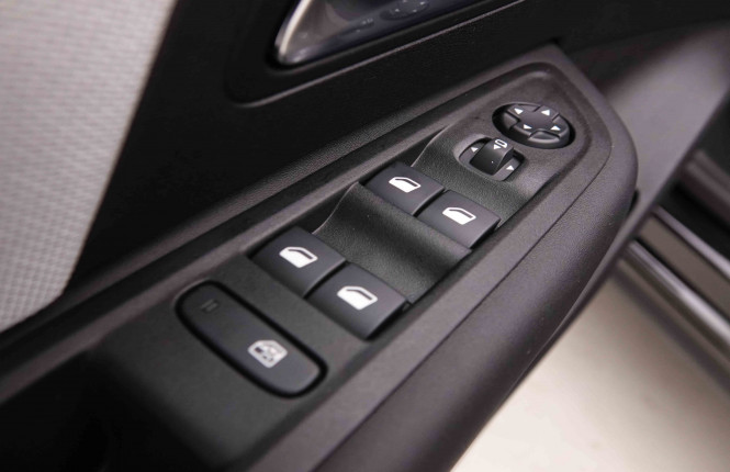 CITROEN_CITROEN_C4_2549643_21.jpg CITROEN_CITROEN_C4_2549643_21.jpg