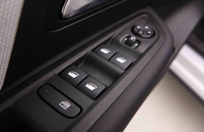 CITROEN_CITROEN_C4_2549646_21.jpg CITROEN_CITROEN_C4_2549646_21.jpg