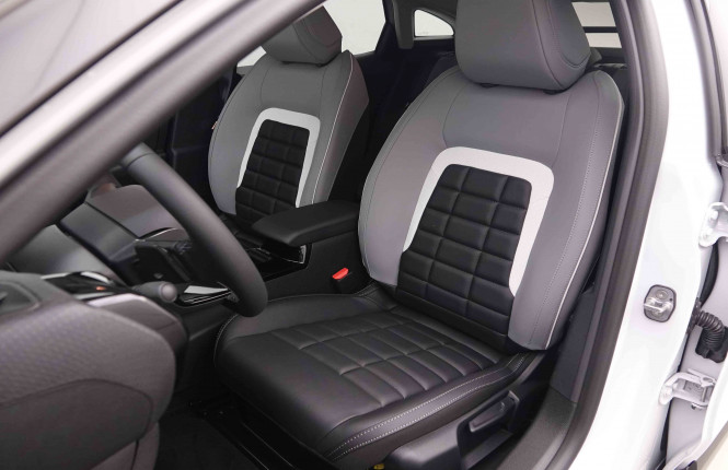 CITROEN_CITROEN_C4_2549646_6.jpg CITROEN_CITROEN_C4_2549646_6.jpg