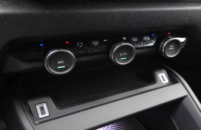 CITROEN_CITROEN_C4_2550085_16.jpg