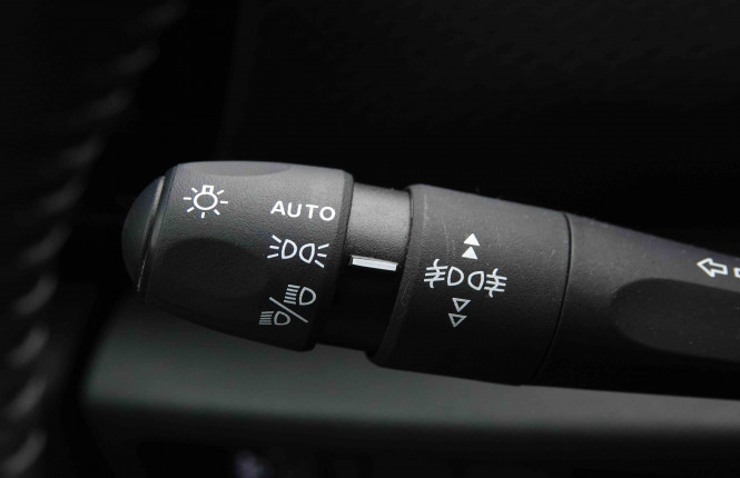 CITROEN_CITROEN_C4_2550936_16.jpg CITROEN_CITROEN_C4_2550936_16.jpg