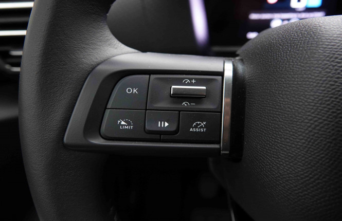 CITROEN_CITROEN_C4_2550943_16.jpg CITROEN_CITROEN_C4_2550943_16.jpg