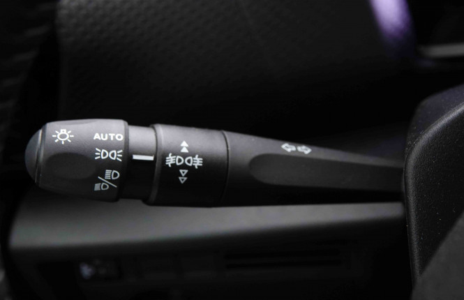 CITROEN_CITROEN_C4_2550946_16.jpg CITROEN_CITROEN_C4_2550946_16.jpg