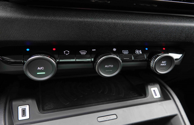 CITROEN_CITROEN_C4_2550947_14.jpg CITROEN_CITROEN_C4_2550947_14.jpg