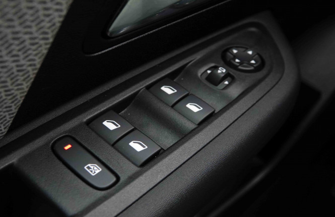 CITROEN_CITROEN_C4_2550947_21.jpg CITROEN_CITROEN_C4_2550947_21.jpg