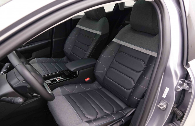 CITROEN_CITROEN_C4_2550947_6.jpg CITROEN_CITROEN_C4_2550947_6.jpg