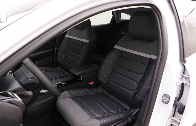 CITROEN_CITROEN_C4_2550952_6.jpg CITROEN_CITROEN_C4_2550952_6.jpg