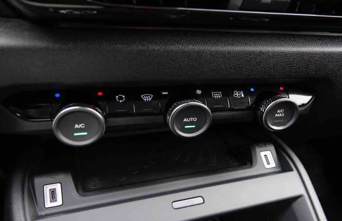 CITROEN_CITROEN_C4_2551413_13.jpg CITROEN_CITROEN_C4_2551413_13.jpg