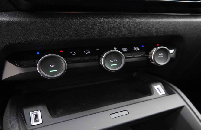 CITROEN_CITROEN_C4_2652043_13.jpg CITROEN_CITROEN_C4_2652043_13.jpg