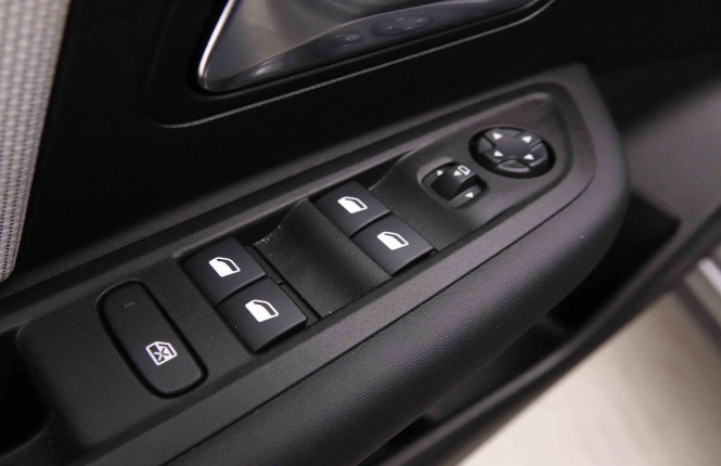 CITROEN_CITROEN_C4_2652043_19.jpg CITROEN_CITROEN_C4_2652043_19.jpg