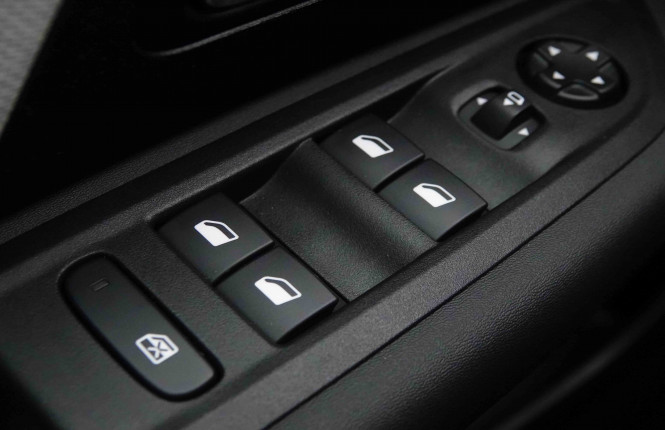 CITROEN_CITROEN_C4_2652044_20.jpg CITROEN_CITROEN_C4_2652044_20.jpg