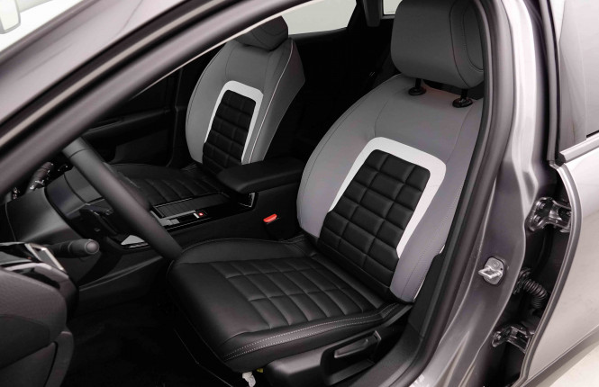 CITROEN_CITROEN_C4_2653167_6.jpg CITROEN_CITROEN_C4_2653167_6.jpg