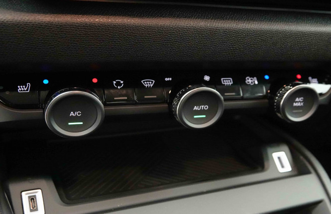 CITROEN_CITROEN_C4_2654236_14.jpg CITROEN_CITROEN_C4_2654236_14.jpg