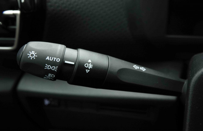 CITROEN_CITROEN_C4_2654236_16.jpg CITROEN_CITROEN_C4_2654236_16.jpg