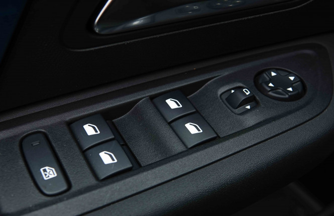 CITROEN_CITROEN_C4_2654344_19.jpg CITROEN_CITROEN_C4_2654344_19.jpg