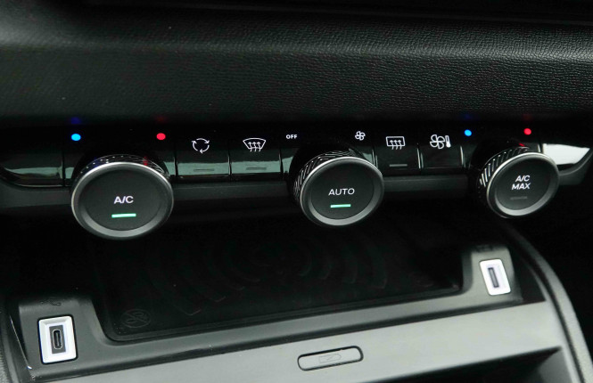 CITROEN_CITROEN_C4_2654365_15.jpg CITROEN_CITROEN_C4_2654365_15.jpg