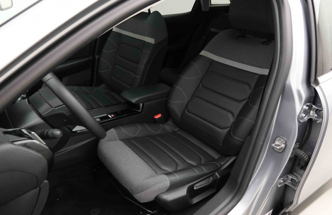 CITROEN_CITROEN_C4_2654365_6.jpg CITROEN_CITROEN_C4_2654365_6.jpg