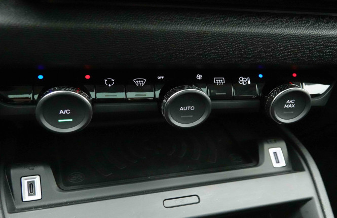 CITROEN_CITROEN_C4_2654366_15.jpg CITROEN_CITROEN_C4_2654366_15.jpg