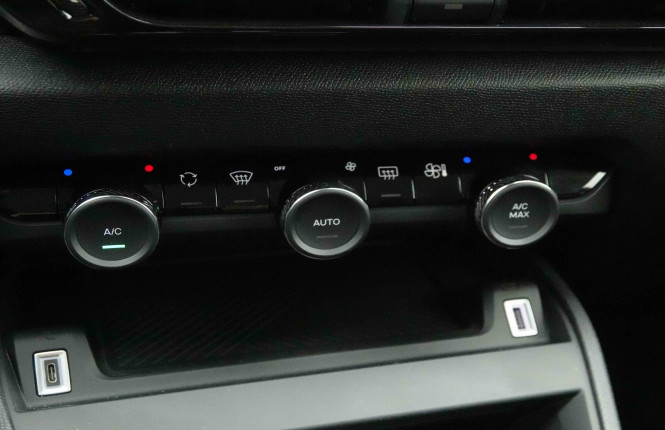 CITROEN_CITROEN_C4_2654369_13.jpg CITROEN_CITROEN_C4_2654369_13.jpg