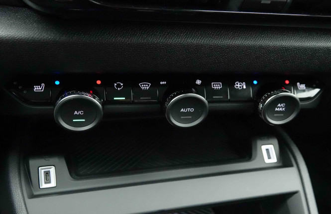 CITROEN_CITROEN_C4_2654465_14.jpg CITROEN_CITROEN_C4_2654465_14.jpg