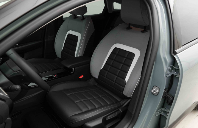 CITROEN_CITROEN_C4_2654468_6.jpg CITROEN_CITROEN_C4_2654468_6.jpg