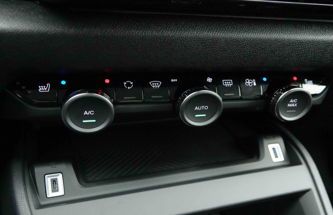 CITROEN_CITROEN_C4_2654470_14.jpg CITROEN_CITROEN_C4_2654470_14.jpg