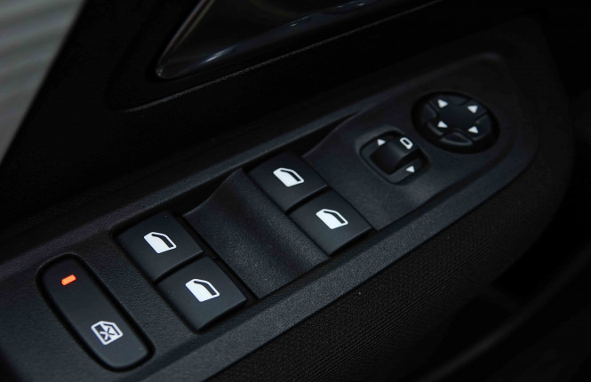 CITROEN_CITROEN_C4_2655104_21.jpg CITROEN_CITROEN_C4_2655104_21.jpg