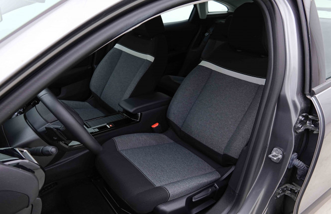 CITROEN_CITROEN_C4_2655104_6.jpg CITROEN_CITROEN_C4_2655104_6.jpg