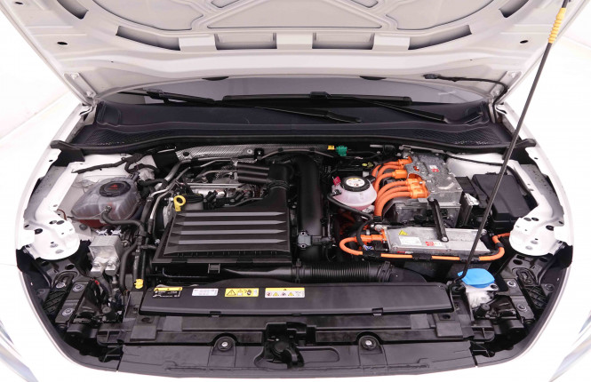 CUPRA_CUPRA_LEON_2550953_20.jpg CUPRA_CUPRA_LEON_2550953_20.jpg