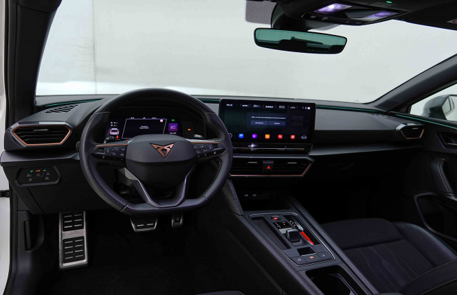 CUPRA_CUPRA_LEON_2655328_7.jpg