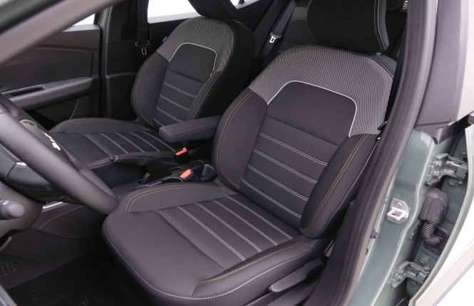 DACIA_DACIA_SANDERO_2549317_6.jpg