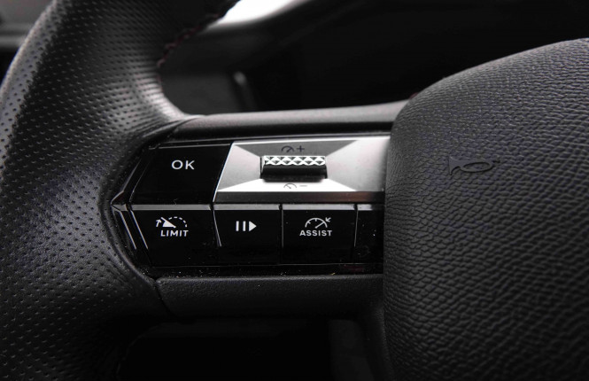 DS_DS_DS4_2550410_18.jpg DS_DS_DS4_2550410_18.jpg