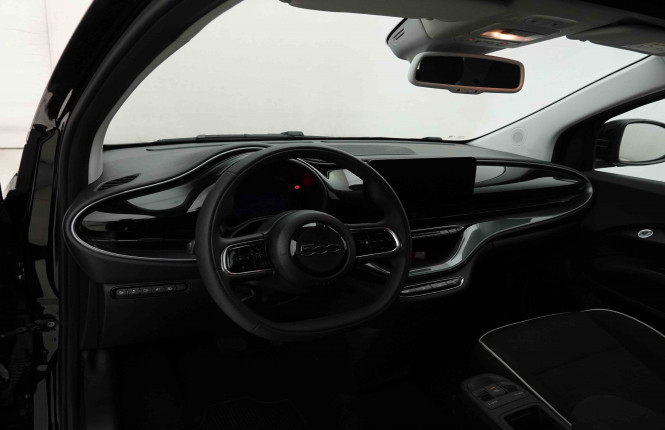 FIAT_FIAT_500C_2653938_7.jpg FIAT_FIAT_500C_2653938_7.jpg