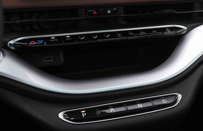 FIAT_FIAT_500E_2550751_13.jpg FIAT_FIAT_500E_2550751_13.jpg