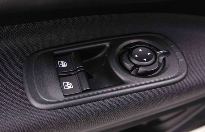 FIAT_FIAT_500E_2551108_42.jpg FIAT_FIAT_500E_2551108_42.jpg