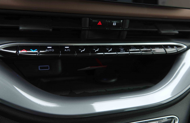 FIAT_FIAT_500E_2654268_13.jpg FIAT_FIAT_500E_2654268_13.jpg