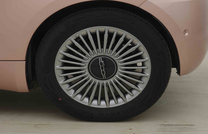 FIAT_FIAT_500E_2654268_22.jpg FIAT_FIAT_500E_2654268_22.jpg