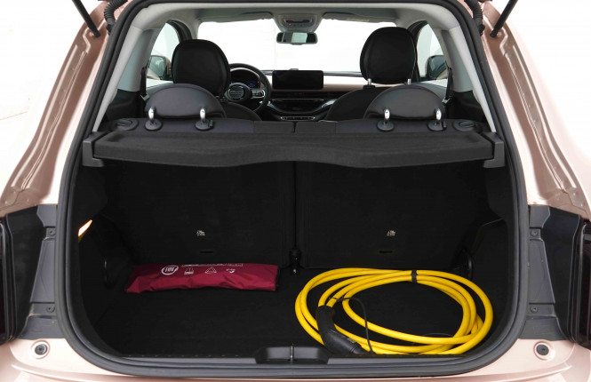 FIAT_FIAT_500E_2654268_5.jpg FIAT_FIAT_500E_2654268_5.jpg