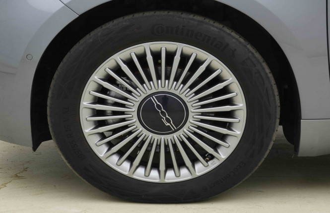 FIAT_FIAT_500E_2654270_22.jpg FIAT_FIAT_500E_2654270_22.jpg