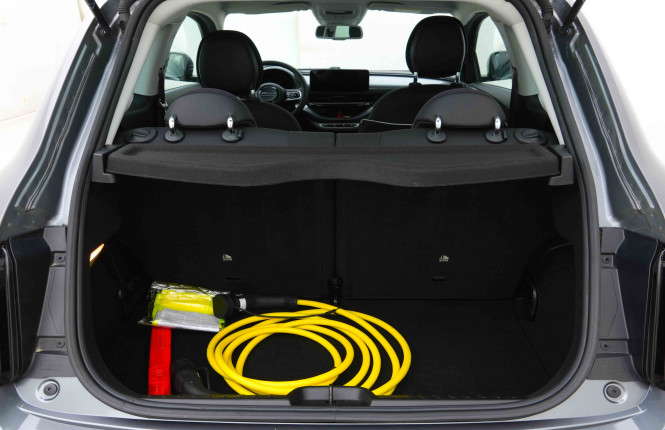 FIAT_FIAT_500E_2654270_5.jpg FIAT_FIAT_500E_2654270_5.jpg