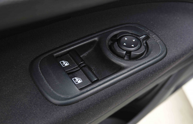 FIAT_FIAT_500E_2654271_21.jpg FIAT_FIAT_500E_2654271_21.jpg
