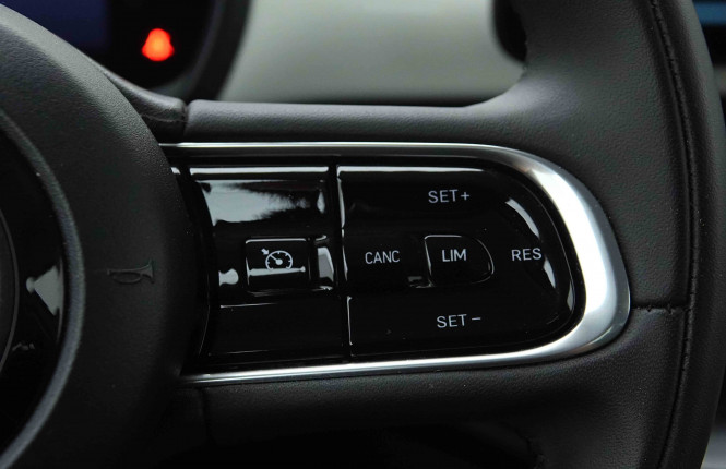 FIAT_FIAT_500E_2654272_19.jpg FIAT_FIAT_500E_2654272_19.jpg