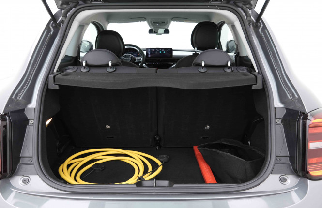 FIAT_FIAT_500E_2654274_5.jpg FIAT_FIAT_500E_2654274_5.jpg