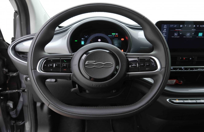 FIAT_FIAT_500E_2654274_9.jpg FIAT_FIAT_500E_2654274_9.jpg